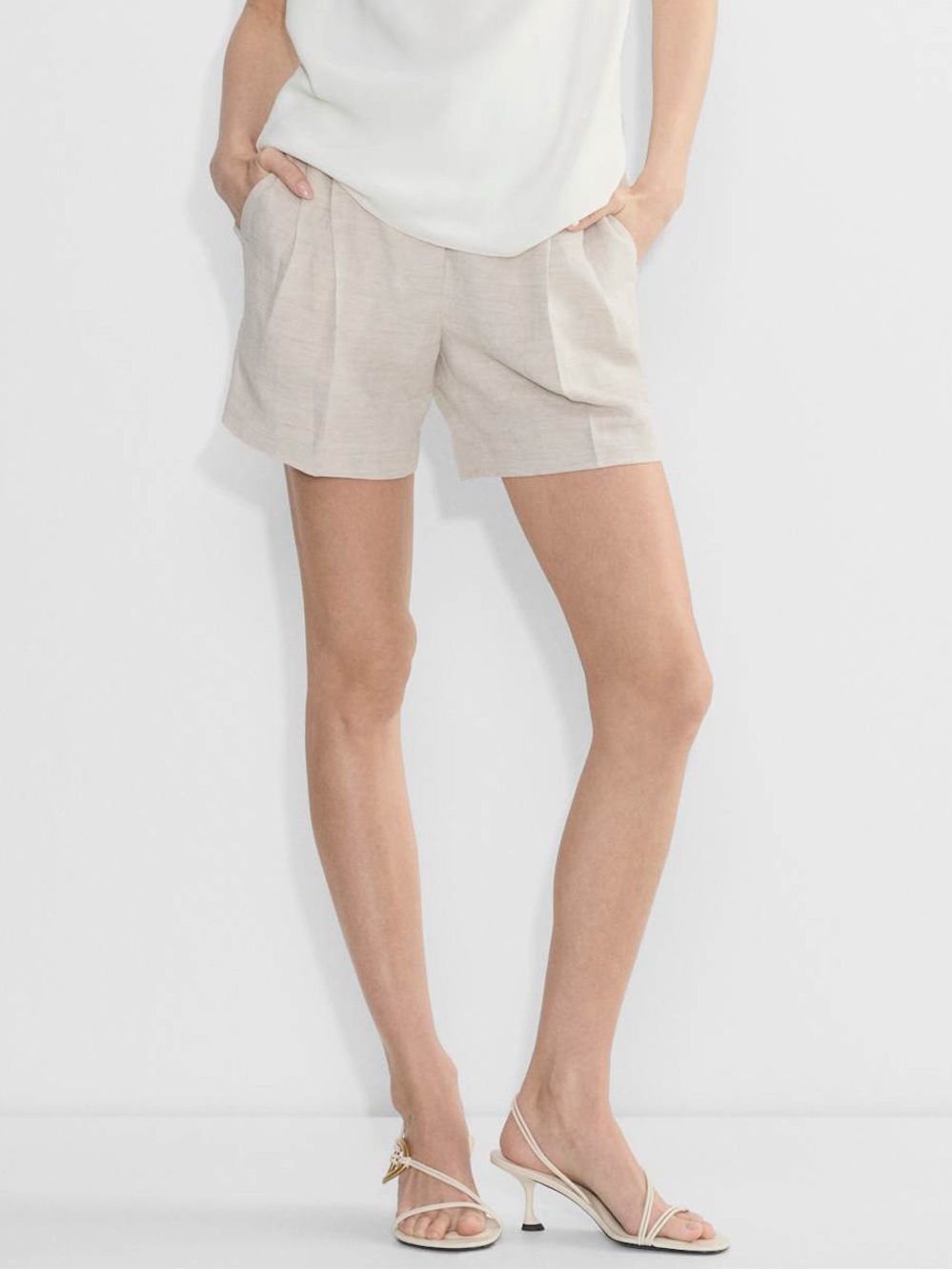 NWT Aritzia Wilfred The Effortless Short in Natural Ecru - size 6 linen blend